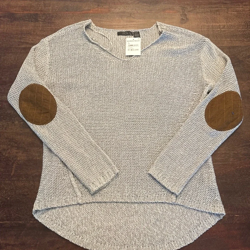 RDI Frost Grey V-Neck Sweater Quilted Elbow Patches High Low Hem Small NWT